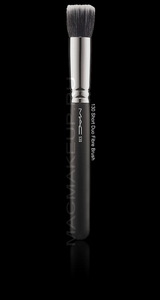 Кисть MAC №130 Short Duo Fibre Brush (с двойным ворсом )