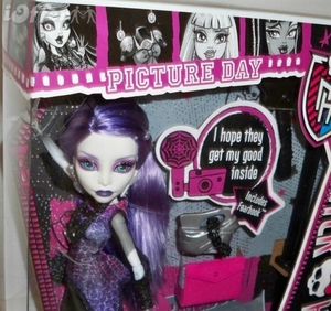 Monster High Spectra Vondergeist Picture Day