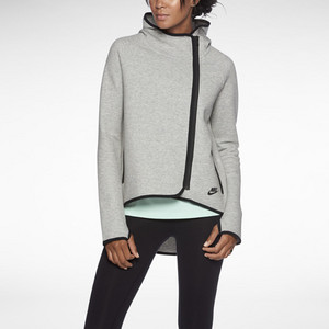 NIKE TECH FLEECE CAPE