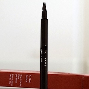 clarins 3-dot liner