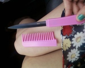 HAIRBRUSH-KNIFE