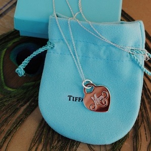 Tiffany & Co Mom heart tag charm