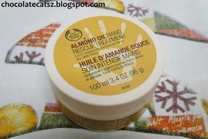 Almond oil hand rescue treatment