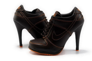 Nike Womens Shoes in Brown & Orange Color Dunk SB Low Heels