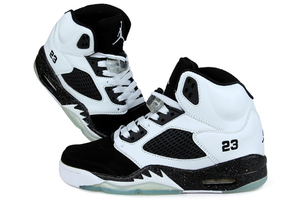 Michael Jordan 5 Retro V Ladies Basketball Trainers Black/White