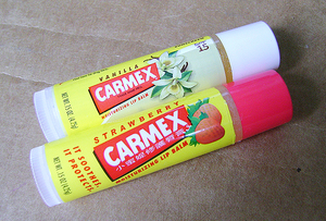 бальзамы для губ от Carmex в стике