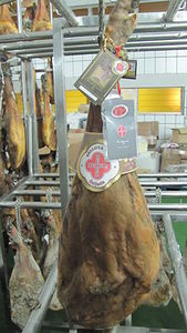 нога хорошего хамона iberico