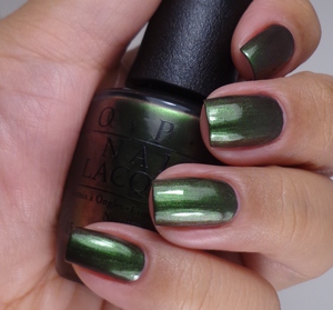 OPI Green on the Runway