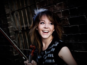 Побывать на третьем концерте Lindsey Stirling  в Москве