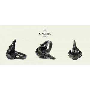 Macabre Gadgets Raven Skull - Black