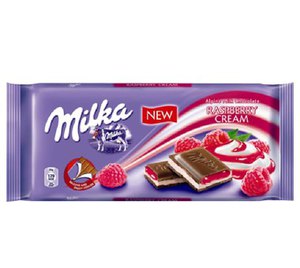 Молочный шоколад Milka с малиновым кремом