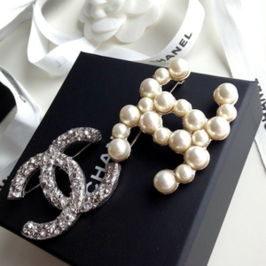 chanel brooch