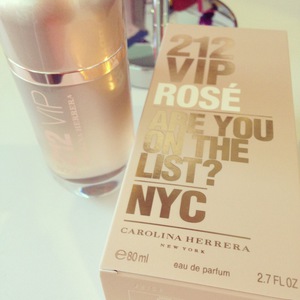 Carolina Herrera 212 VIP Rose