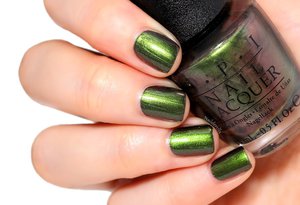 OPI - Green On The Runway