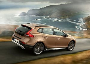 Volvo v40