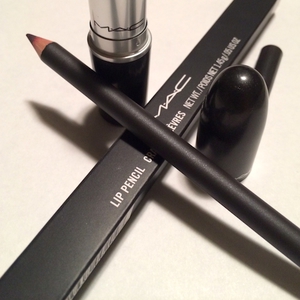 mac burgundy lip pencil