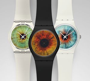 Часики "Swatch & Art by Rankin"