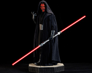 Star Wars — Darth Maul Legendary Scale Figure