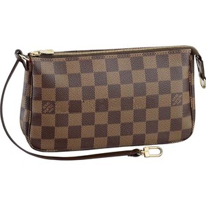 http://www.darlingbagshop.com/louis-vuitton-pochette-accessoires-p-695.html