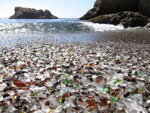 Побывать на Glass beach