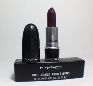 MAC - помада оттенка "Smoked purple"