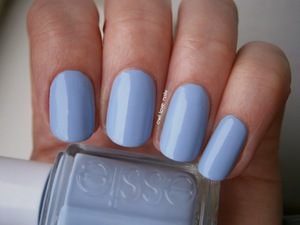 Essie Saltwater happy