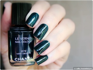 Chanel Le Vernis Nail Colour 679 Vert Obscur