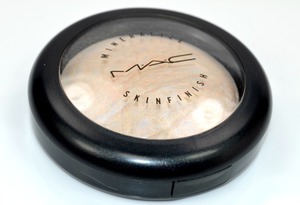 Хайлайтер MAC Mineralize Skinfinish