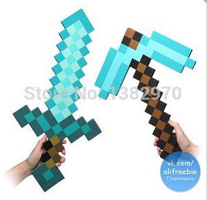 Меч и кирка из игры Minecraft