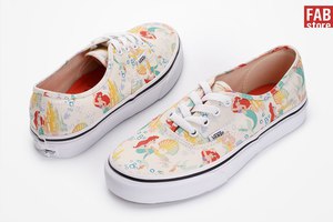 КедыVans или белые кроссовки