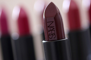 NARS Audacious Lipstick in Liv