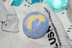 Космическая бомбочка от Lush