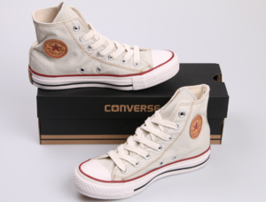 Светлые кеды converse