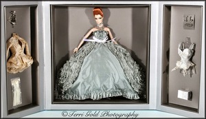 Fashion royalty Vanessa Perrin true royalty magma heritage doll