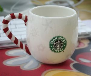 Большую и красивую кружку Starbucks или другую