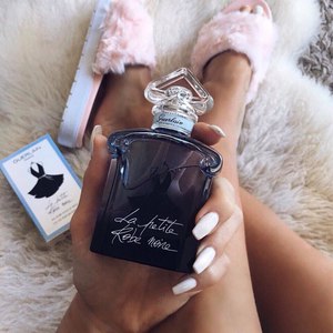 Guerlain  La Petite Robe Noir Intense