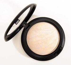 Хайлайтер MAC Mineralize Skinfinish