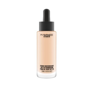 MAC Тональная основа Studio Waterweight SPF 30 Foundation в оттенке NC15