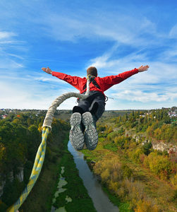 Прыгнуть с моста basejumping