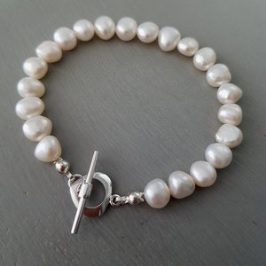 Pearl bracelet