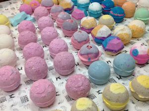 бомбочки LUSH