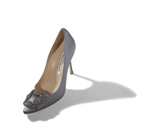 Туфли Manolo Blahnik HANGISI Grey Satin Jewel Buckle Pumps