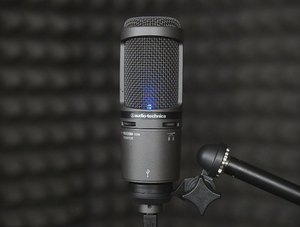 Микрофон для стрима  Audio-Technica AT2020 USB