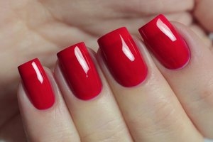 Red manicure