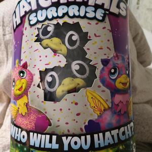 Жирафчики Hatchimals Хетчималс сюрприз - близнецы интерактивные питомцы, вылупляющиеся из яйца