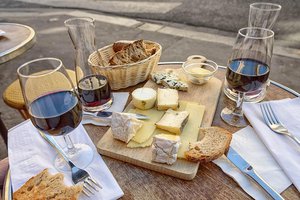 Le Fromage et le Vin à Paris