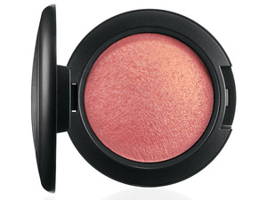 MAC Mineralize Blush Petal Power