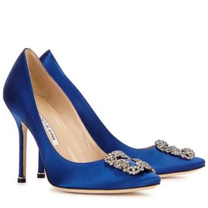 Туфли от Manolo Blahnik Blue Satin Jewel Buckle Pumps