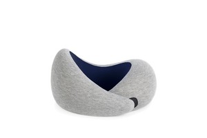 Подушка переносная синего цвета OstrichPillow GO