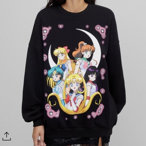 Sailor moon sweatshirt bershka